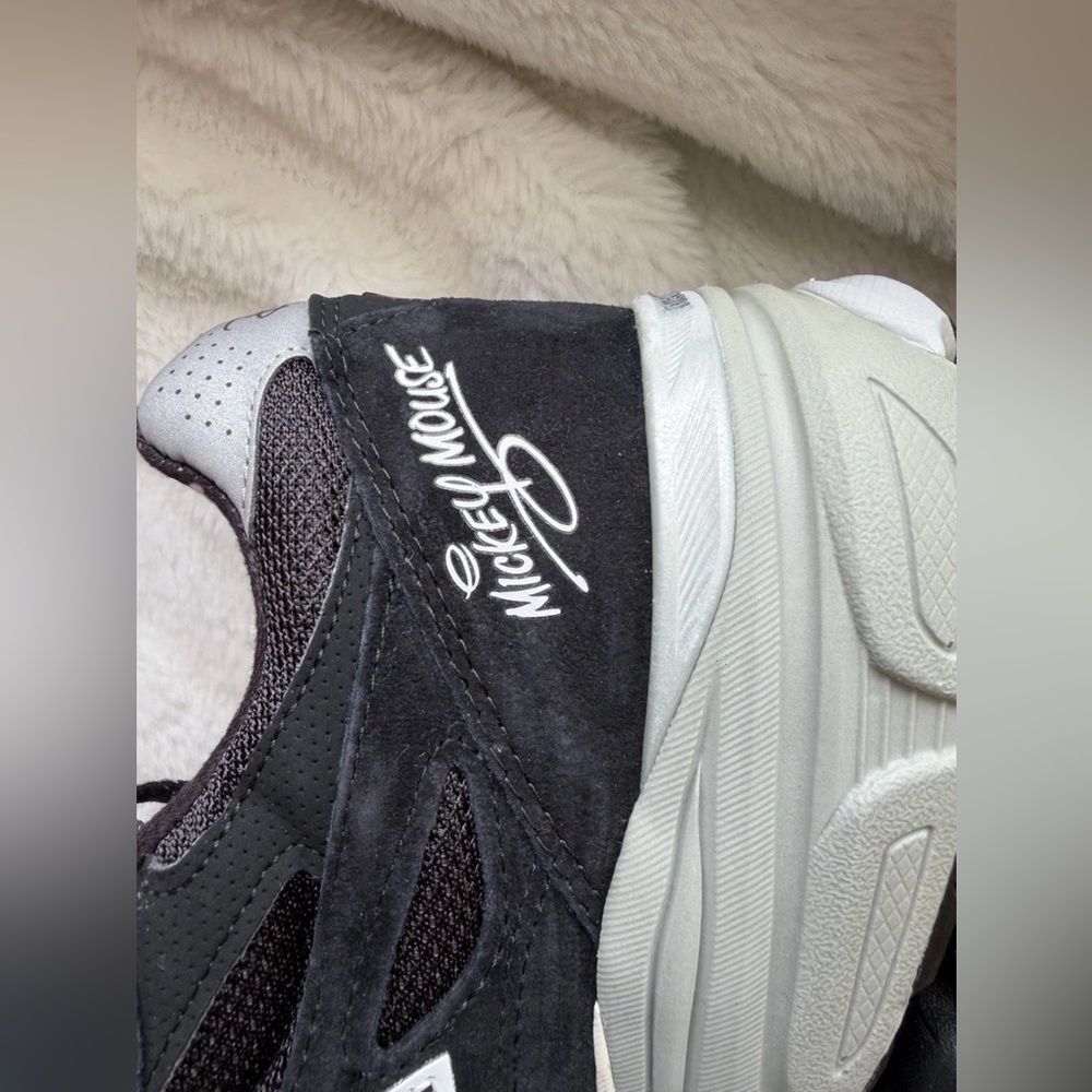 RunDisney New Balance 2015 Steamboat Willie Mickey Sneaker Men Size 13 Like New - Picture 8 of 12